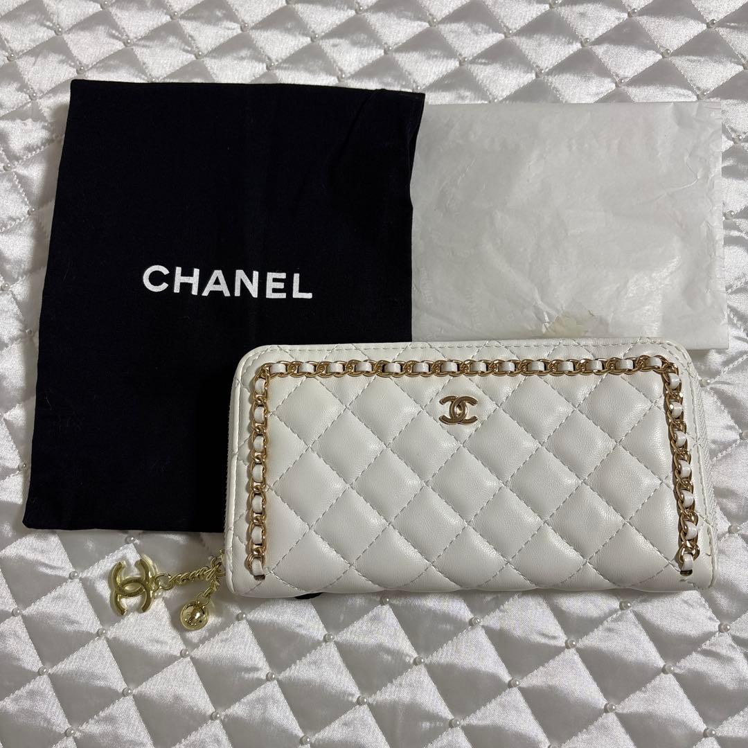 CHANEL ノベルティ ロングウォレット ホワイトキルト 長財布 ファスナー式
