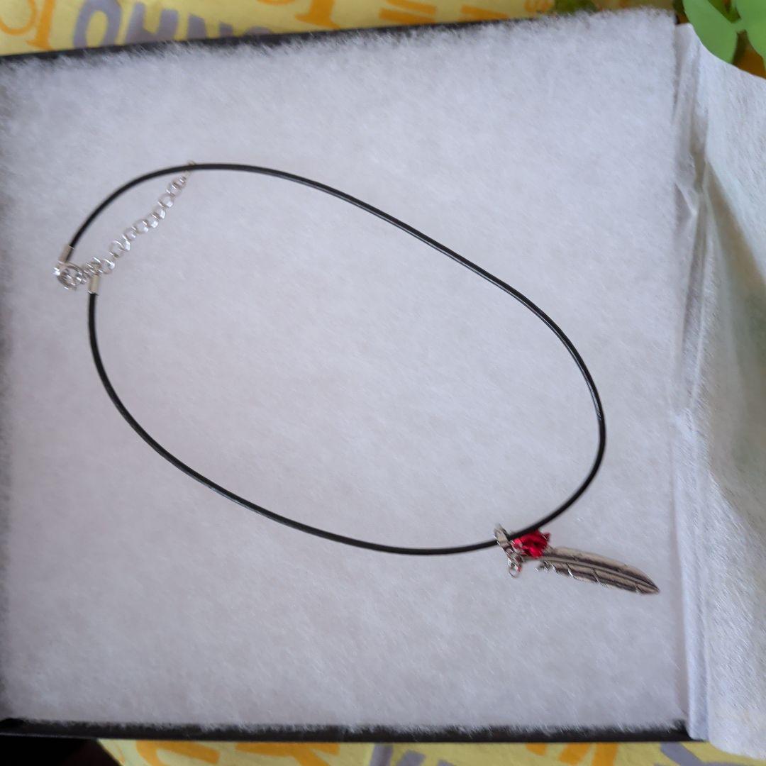 赤バラのネックレス