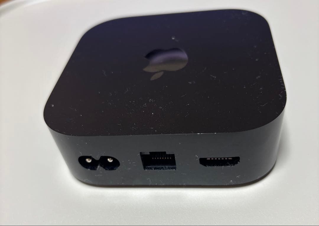 Apple TV 4K (第2世代) 本体とリモコン　128GB