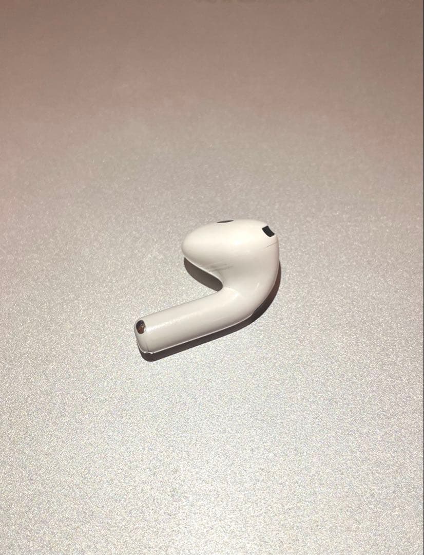 Apple AirPods 4世代　右耳のみ　ANC非搭載