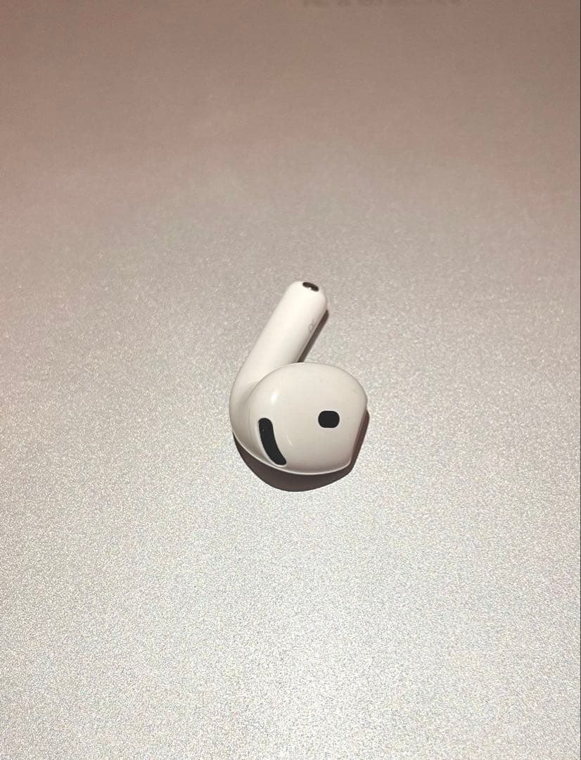 Apple AirPods 4世代　右耳のみ　ANC非搭載