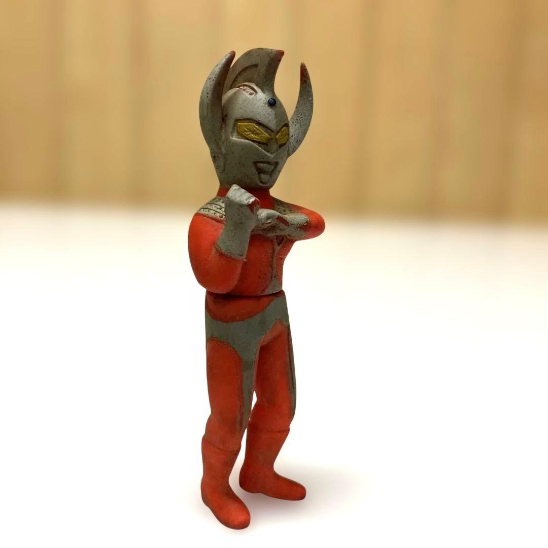 ESH039ブルマァク製「ウルトラマンタロウ」ソフビフィギュア