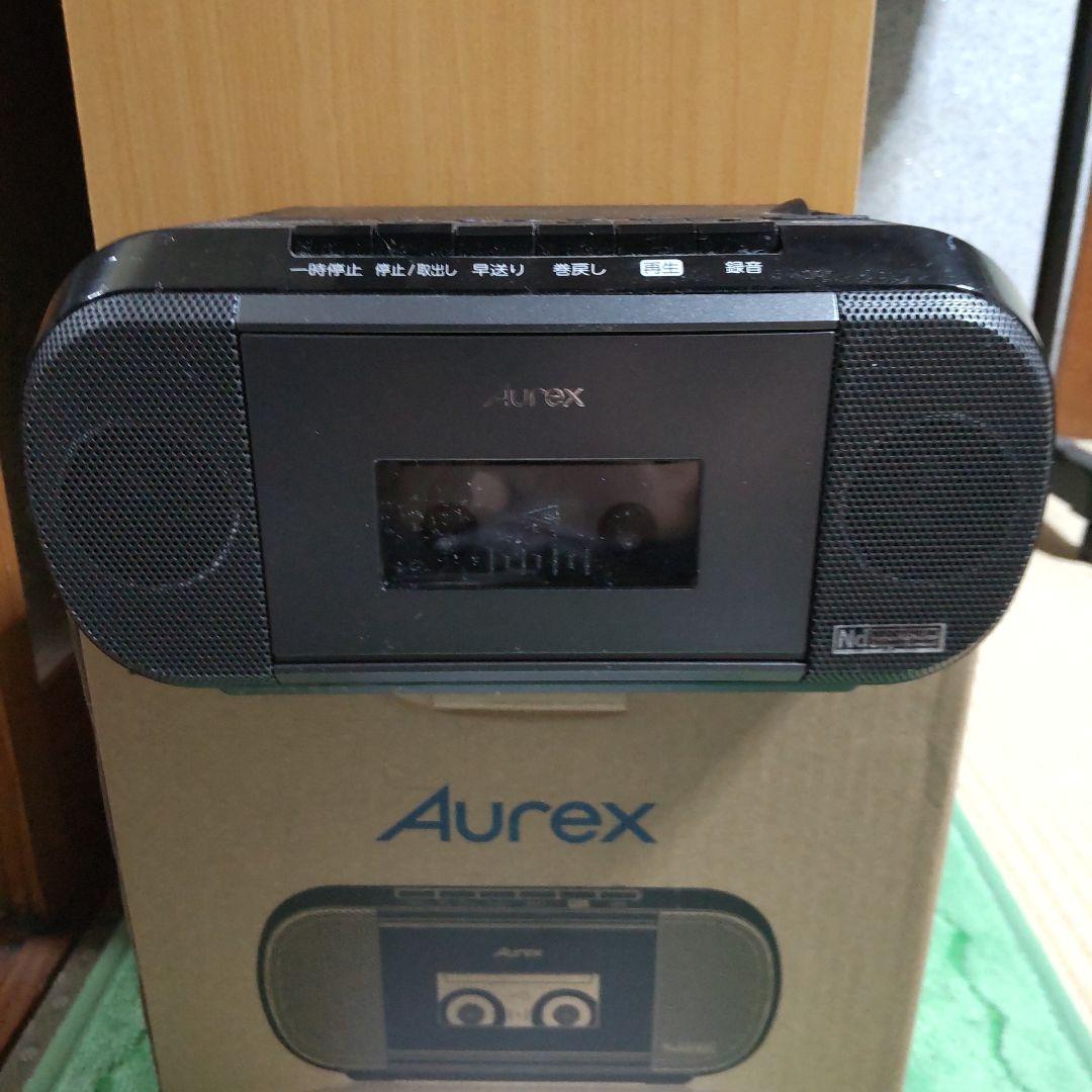 東芝CDラジオカセットレコーダーとカセットテープ10巻