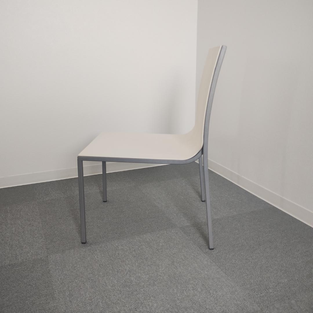 Cassina ixc.ULTRA スタッキングチェアホワイト1脚