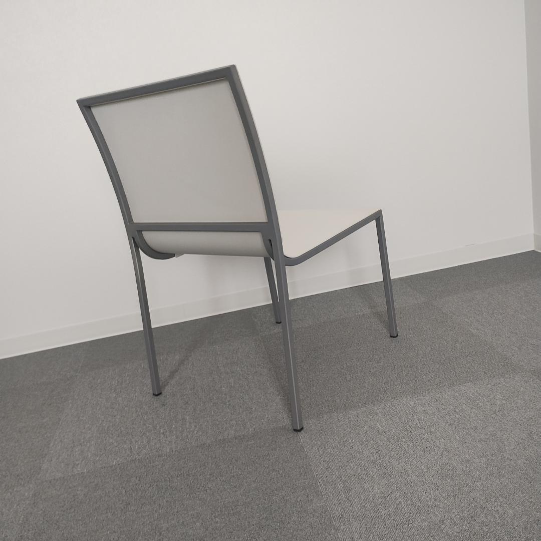 Cassina ixc.ULTRA スタッキングチェアホワイト1脚