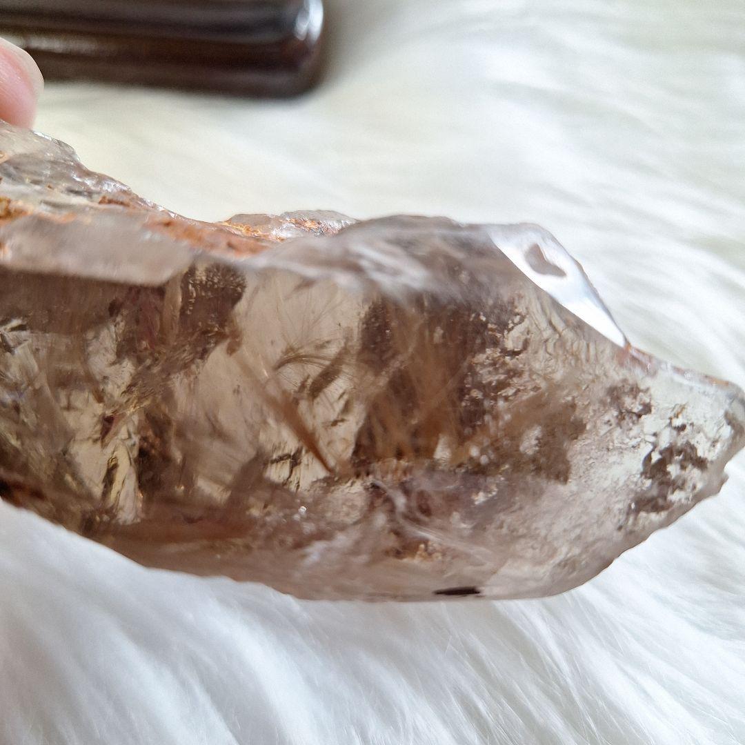 ★天然石★透明感がハンパないルチルクォーツ(台座付)