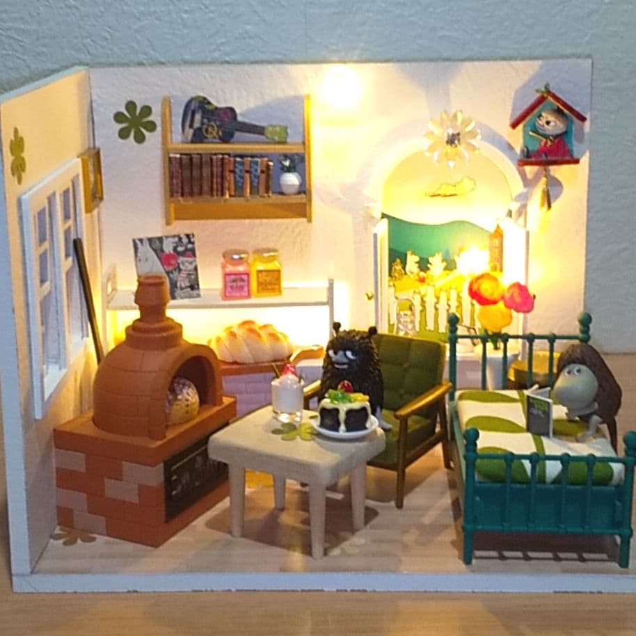 MOOMINフィギュア＆ドールハウス【LEDライト、カバー付き】セット