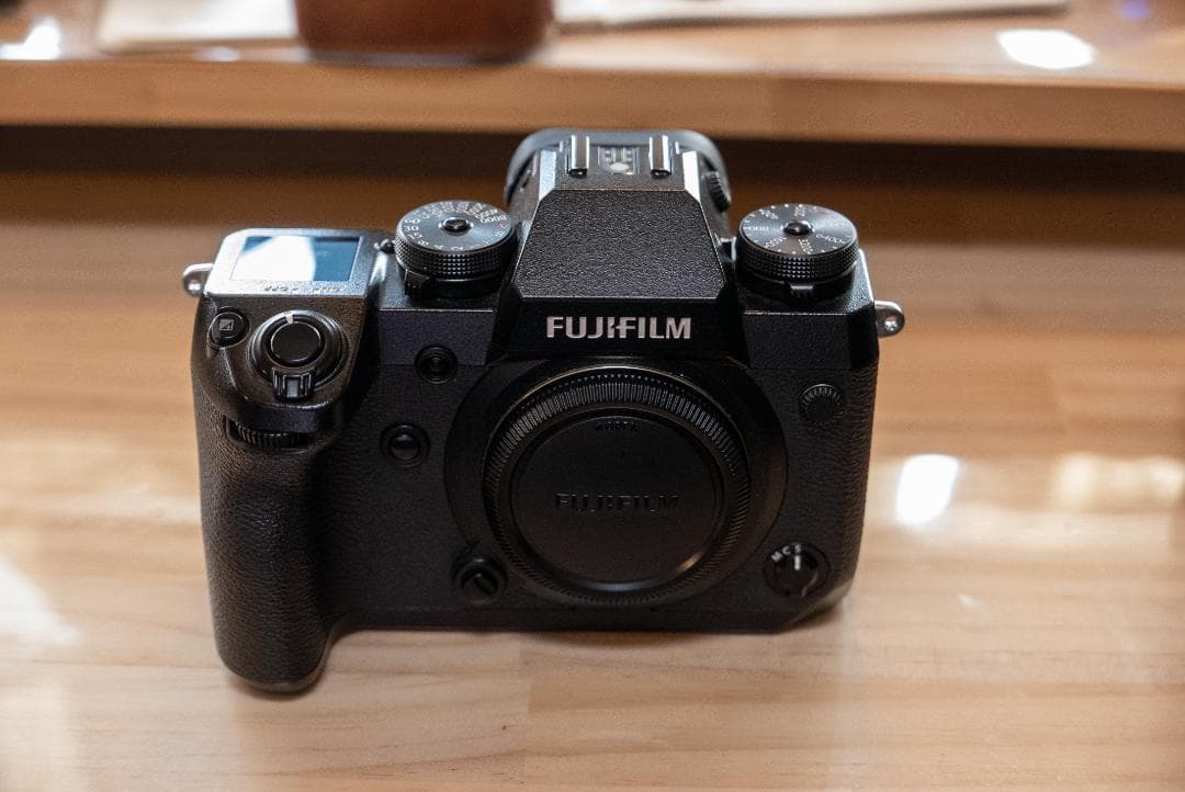 富士フィルム FUJIFILM X-H1 ハーフケースおまけ付き 良品 動作品