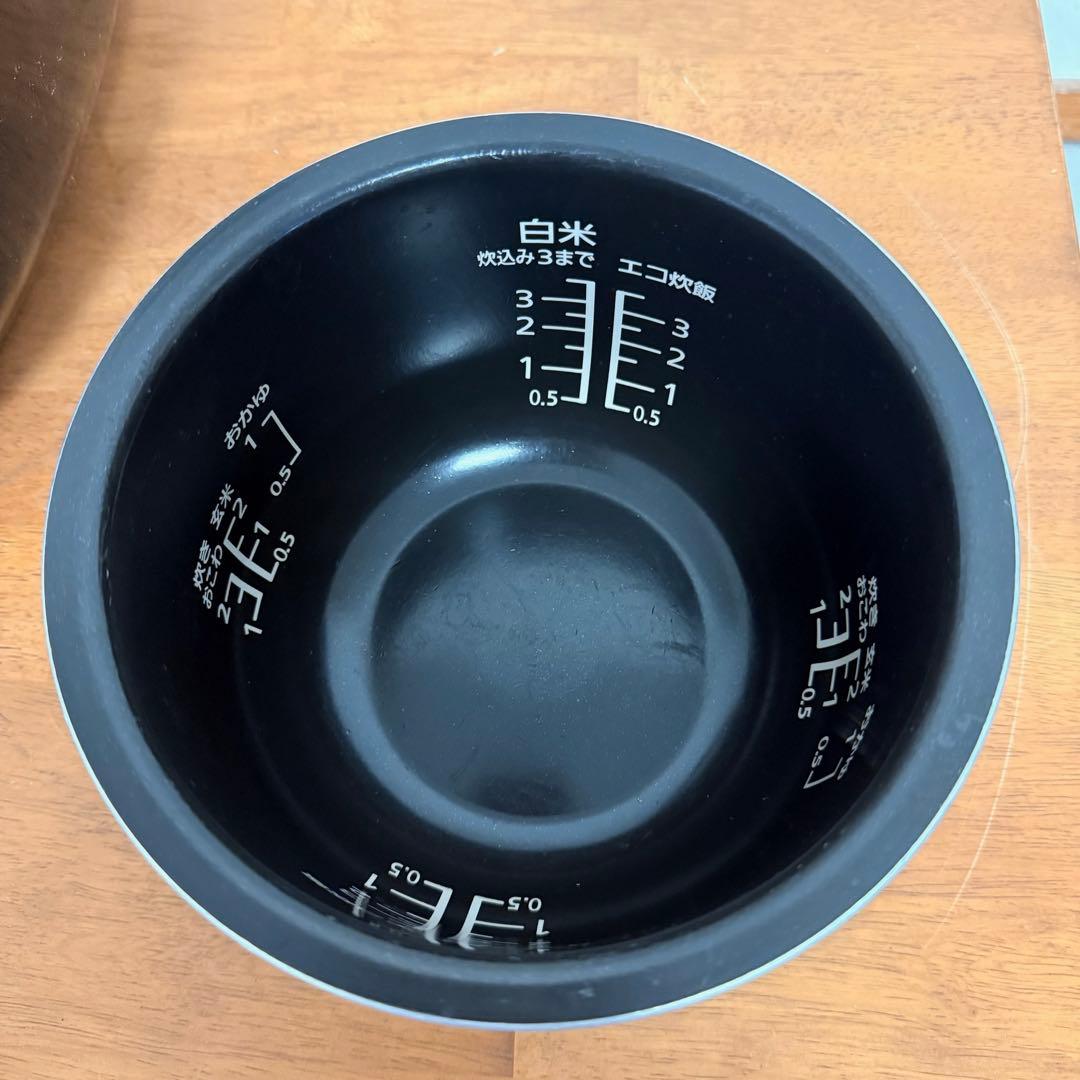 ●美品 Panasonic パナソニック IH炊飯器 3号炊き SR-KT069