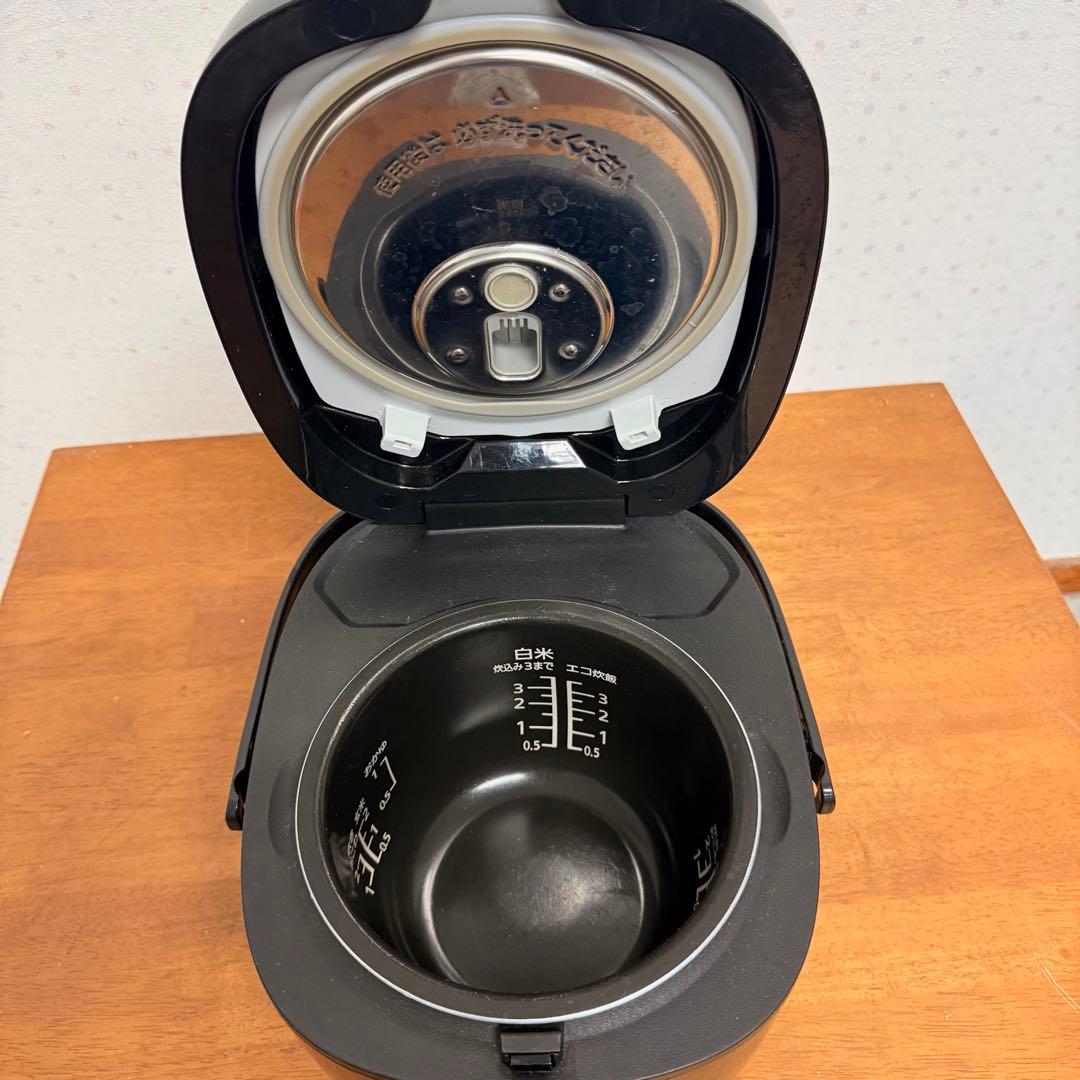●美品 Panasonic パナソニック IH炊飯器 3号炊き SR-KT069
