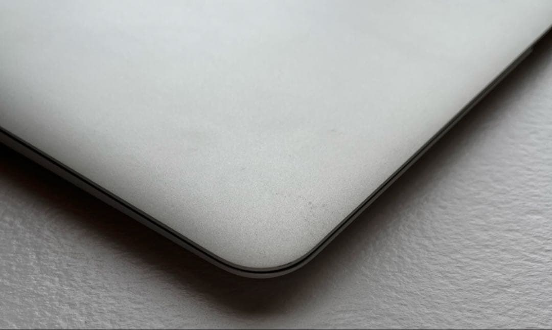 MacBookAir 11インチ2015年充放電回数7回光るリンゴマーク美品