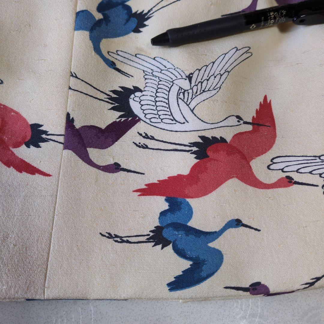 七五三３歳正絹アイボリー地に鶴柄手縫いの被布（中綿無し）