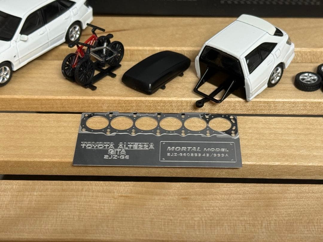 Mortal model 1/64トヨタ ALTEZZA GITA (白)