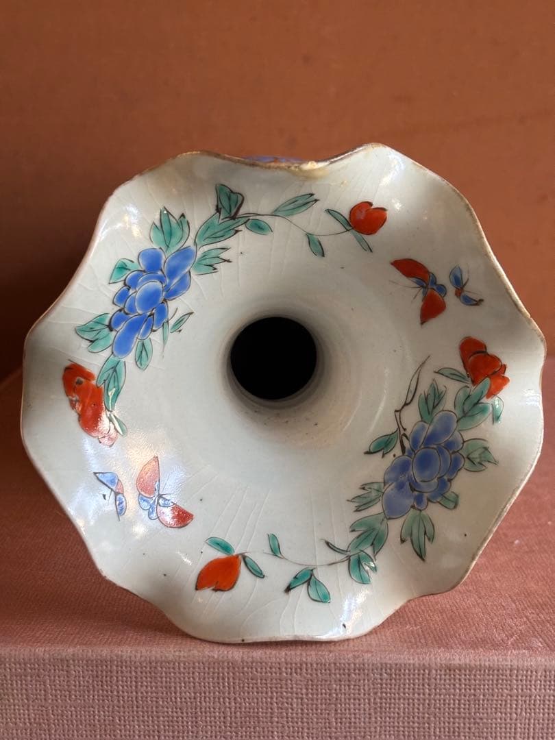 江戸期柿右衛門色絵牡丹花蝶鳳凰歌舞伎役者文尺ニ寸輪花しぼり口瓶　検輸出用初期