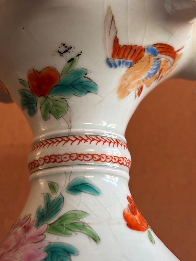 江戸期柿右衛門色絵牡丹花蝶鳳凰歌舞伎役者文尺ニ寸輪花しぼり口瓶　検輸出用初期