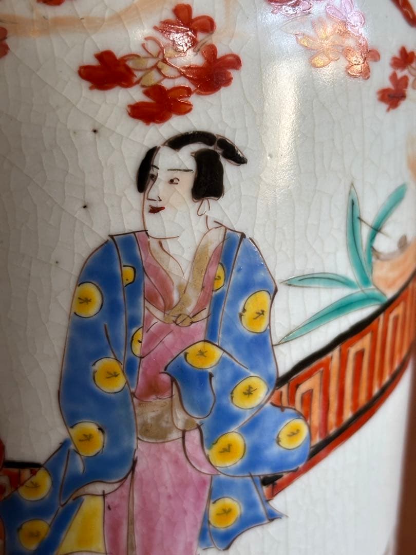 江戸期柿右衛門色絵牡丹花蝶鳳凰歌舞伎役者文尺ニ寸輪花しぼり口瓶　検輸出用初期