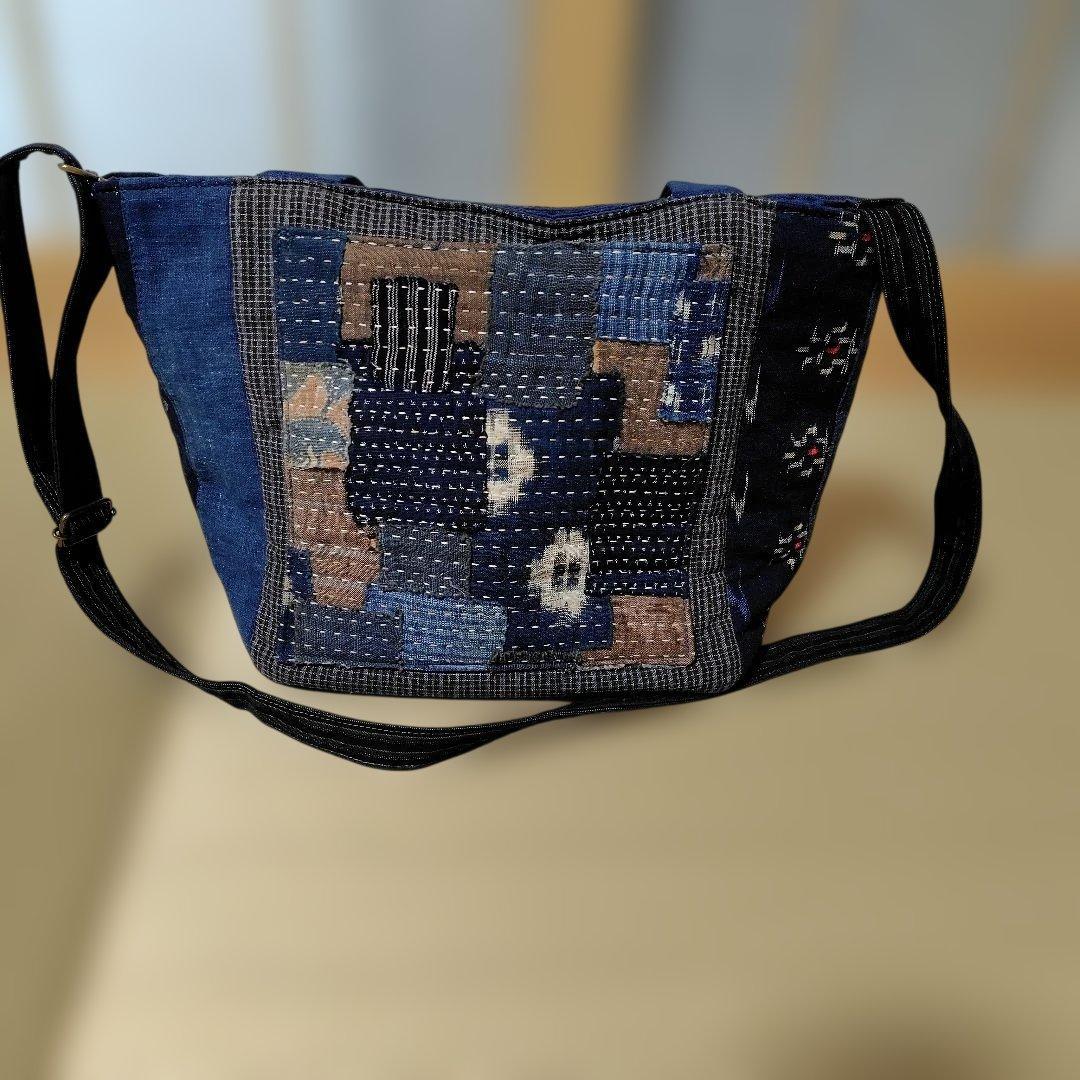 古布　刺し子ポケット付きのトートバッグ