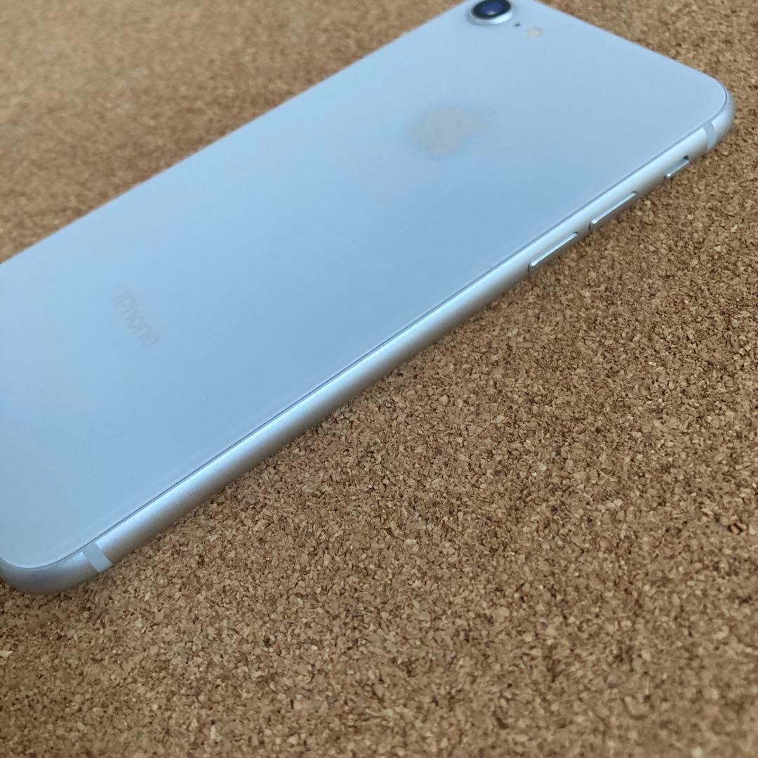 791 電池ほぼ新品☆比較的美品☆iPhone8 64GB SIMフリー☆