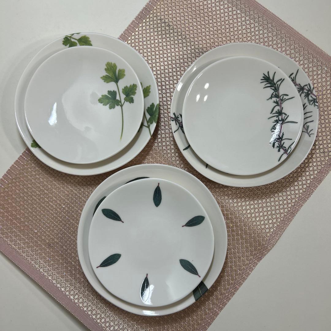 LA AMYS＊コーヒーカップ・トリオ・ケーキ皿・カップセット・ハーブ柄・3点