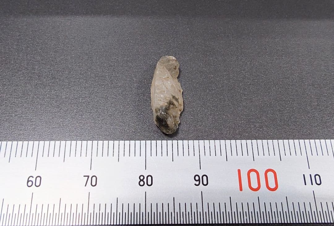 ロシア産　フェナカイト　さざれビーズ[C]