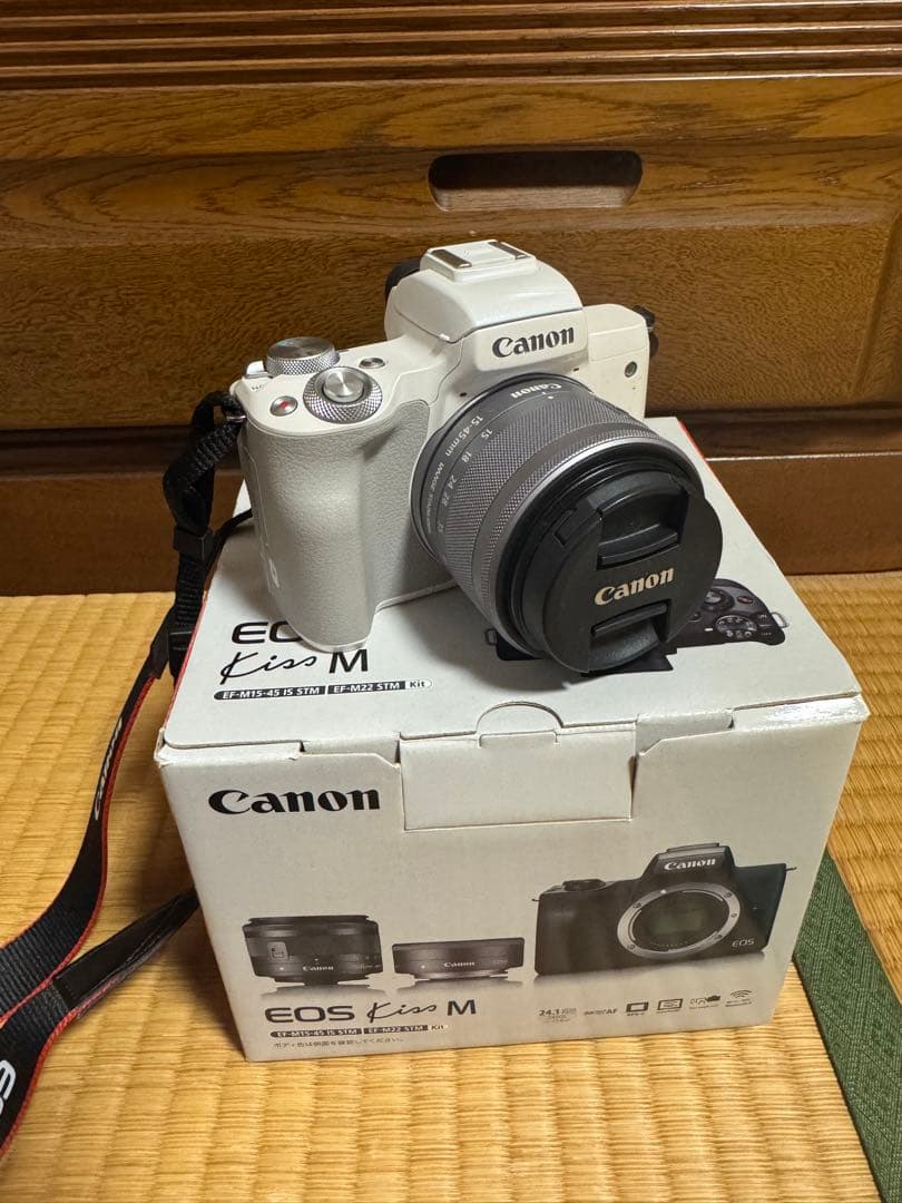 即日発送 Canon EOS Kiss M ホワイト本体 レンズ付き