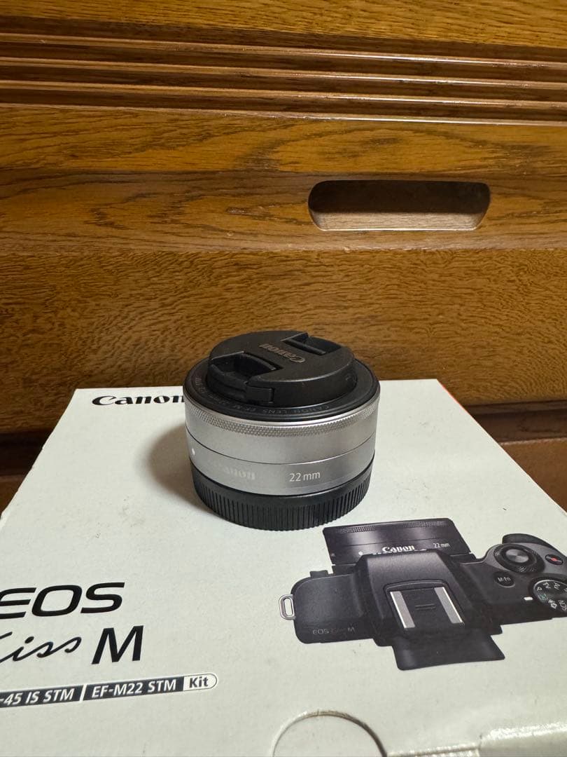 即日発送 Canon EOS Kiss M ホワイト本体 レンズ付き