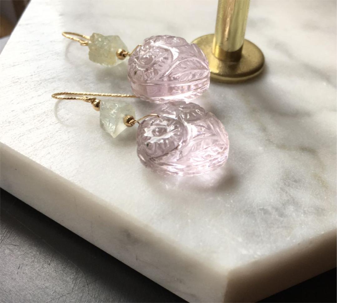 大粒ローズクォーツ　ハートフラワーカービング ラフロックアクアマリン　14kgf