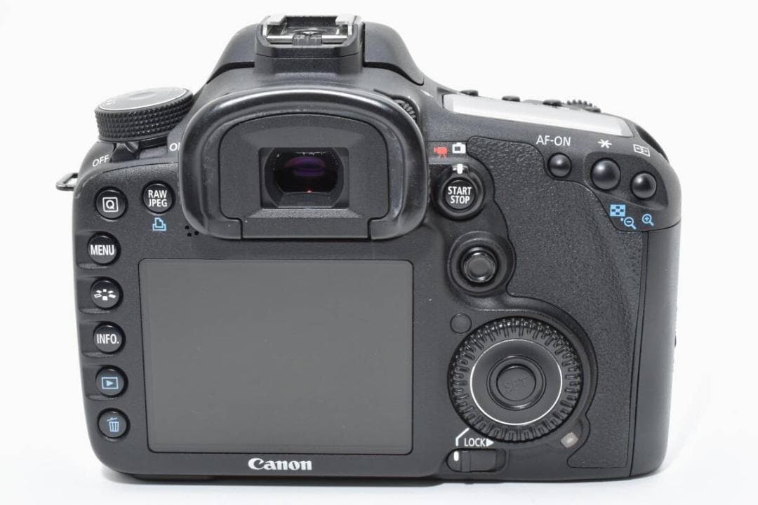 【極美品】Canon EOS 7D ボディ ★シャッター回数 9,049回★