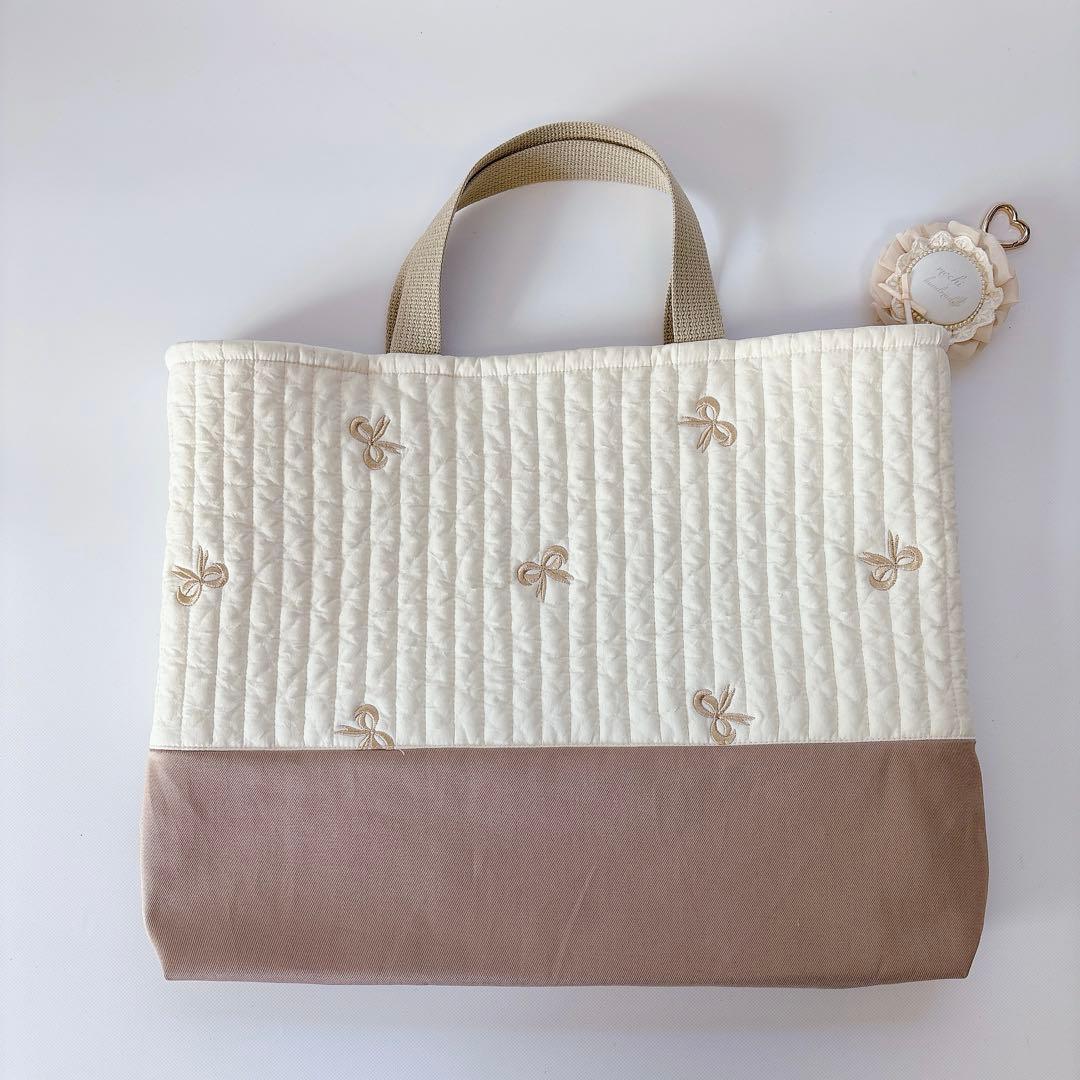 レッスンバッグ　上履き袋　体操着袋　ハンドメイド　ヌビ　りぼん　刺繍生地