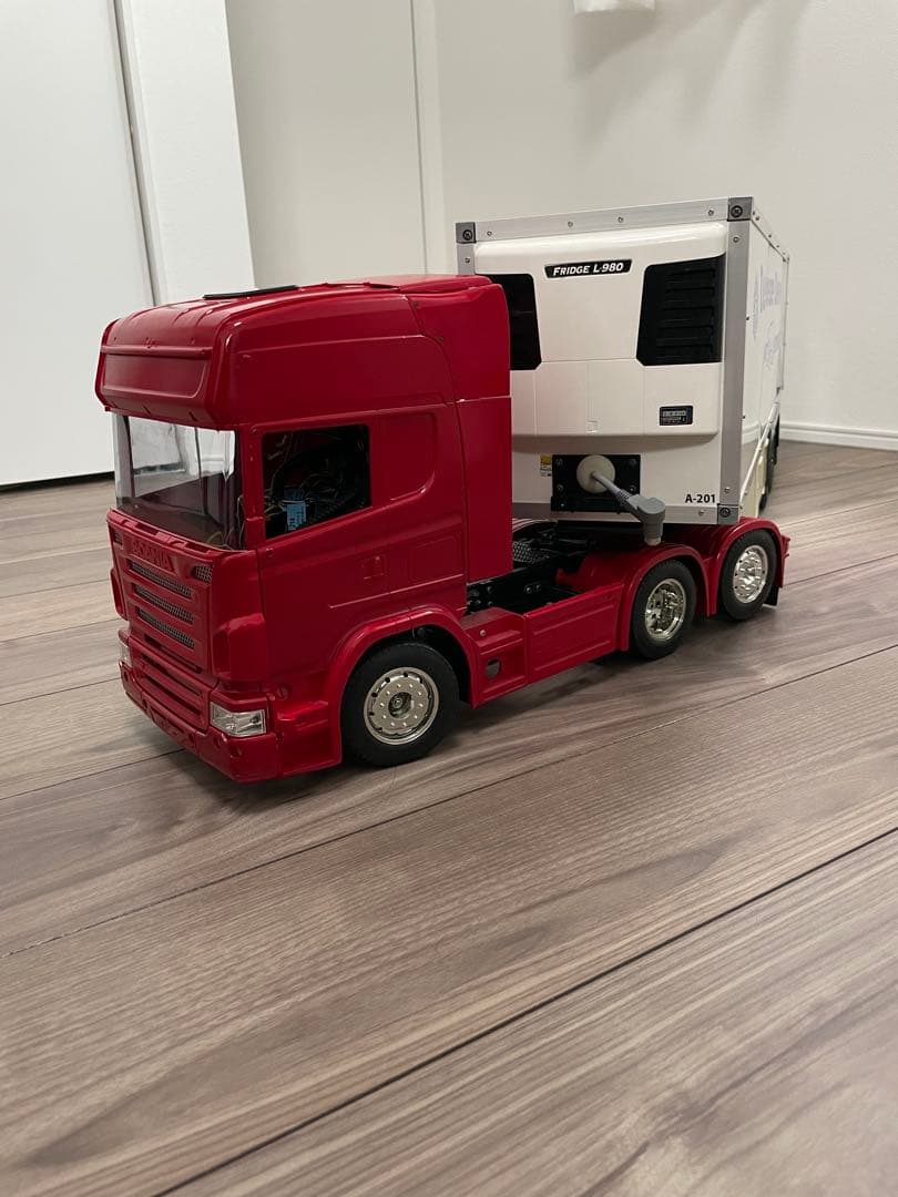 タミヤ スカニア R620 6X4 フルオペセット&3軸リーファーセミトレーラー
