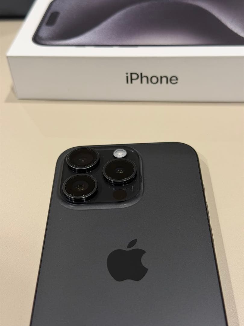 iPhone 15 Pro ブラックチタニウム 128GB おまけ付き