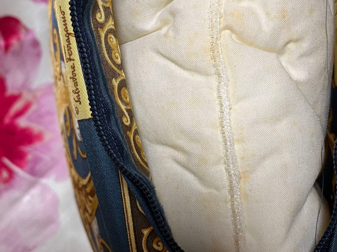 ☆超美品☆フェラガモ☆美しいスカーフ柄☆タイガー☆トラ☆シルク☆クッション☆