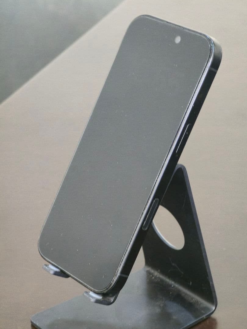 アメリカ版iPhone16pro 1TB SIMフリー ブラックチタニウム 美品