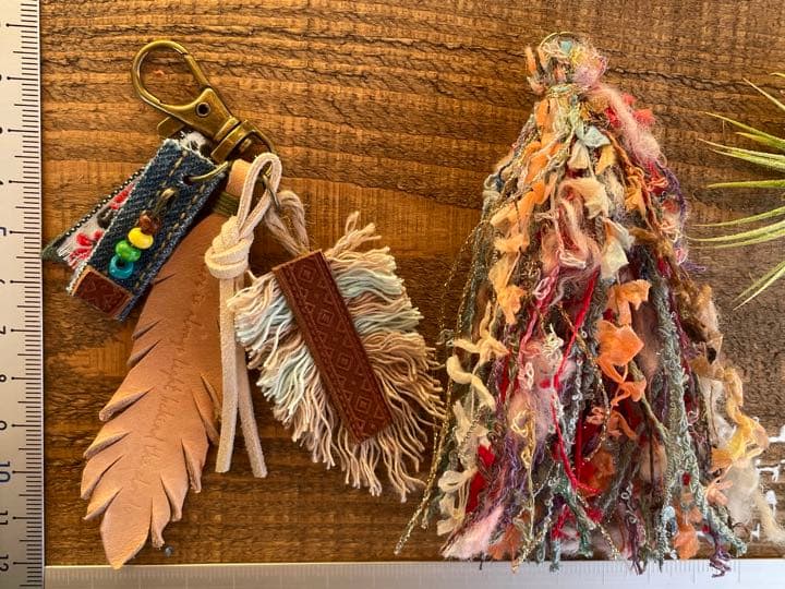 No.24フェザー風革タグキーホルダー☺︎タッセル付き