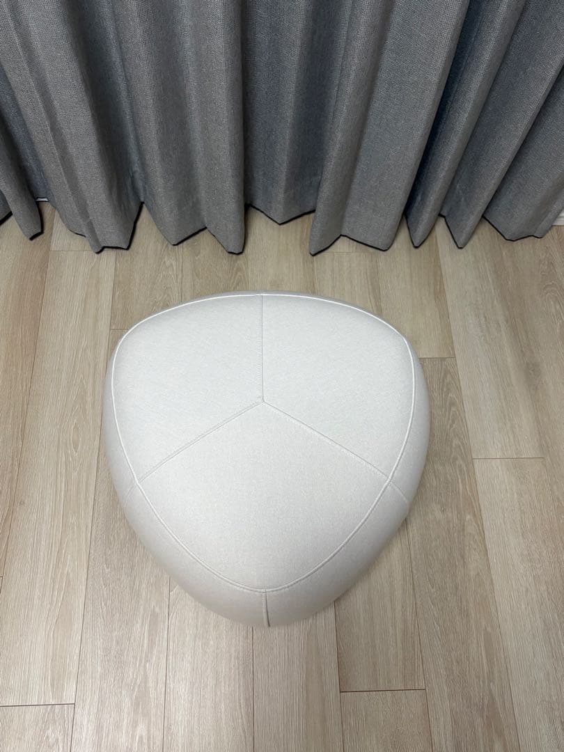 ボーコンセプト　Bermuda フットスツール