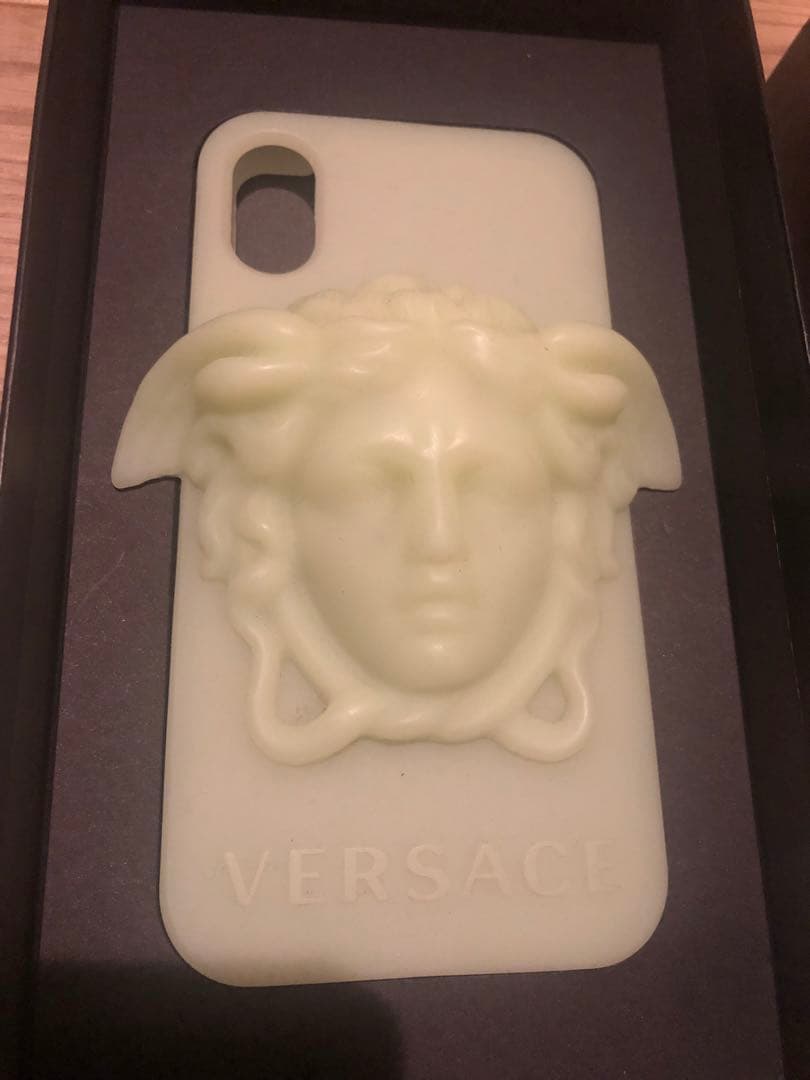 状態良好　VERSACE メデューサ iPhone 用ケース