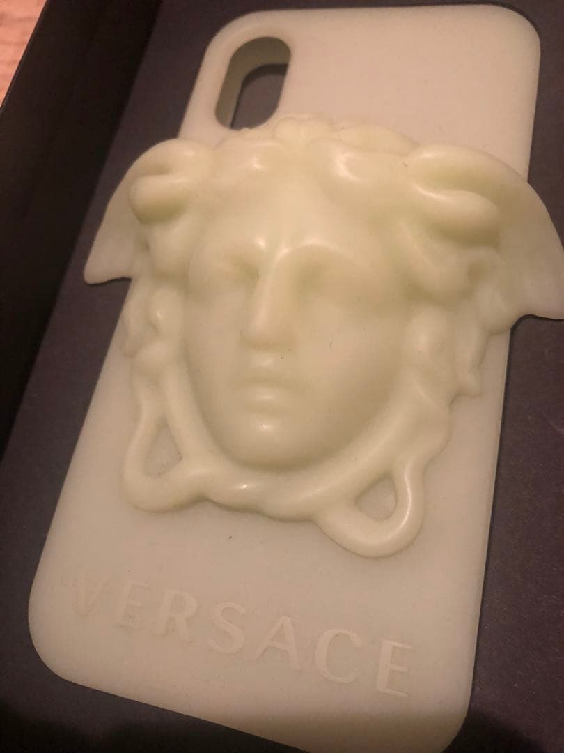 状態良好　VERSACE メデューサ iPhone 用ケース