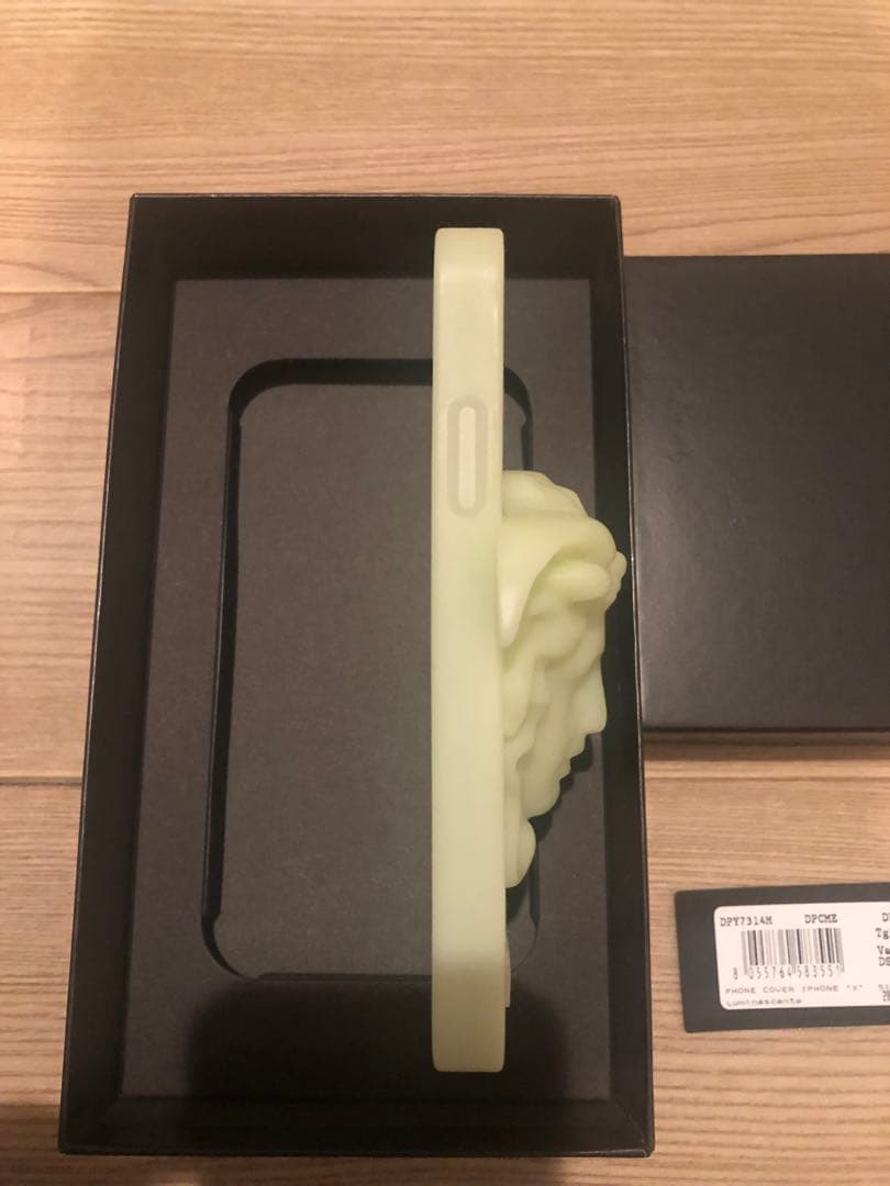 状態良好　VERSACE メデューサ iPhone 用ケース