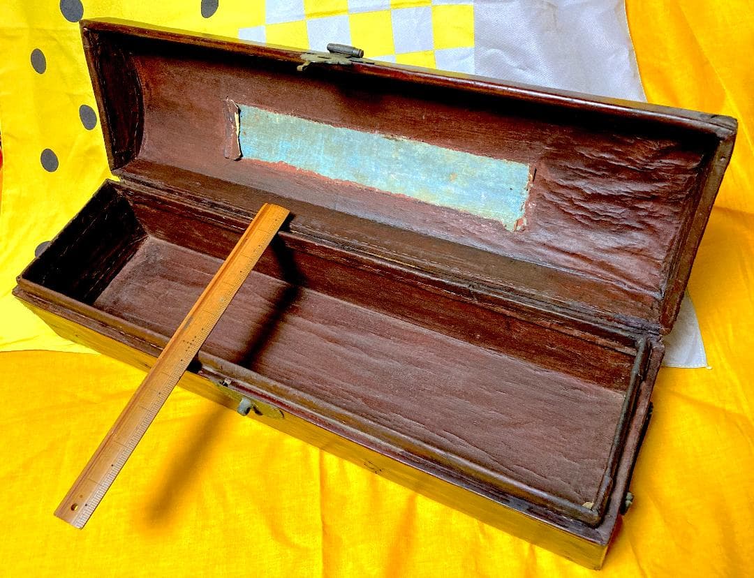アンティーク　持ち手つき革張り木箱