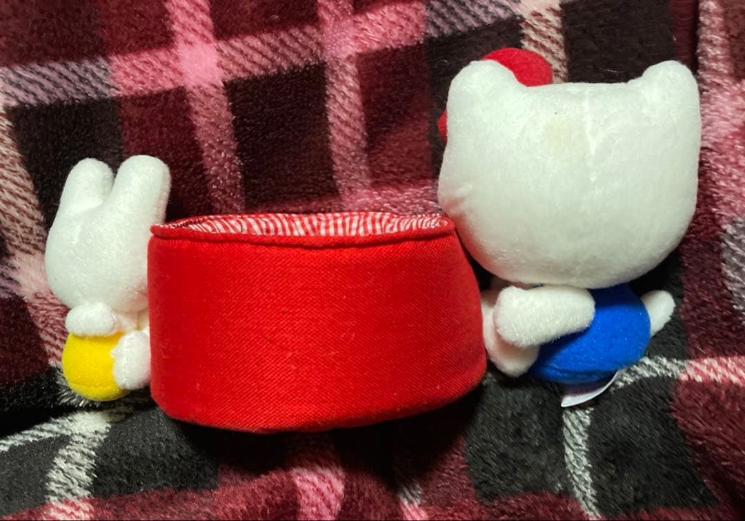 ハローキティドール付き小物入れ2001年製品、激レア￼