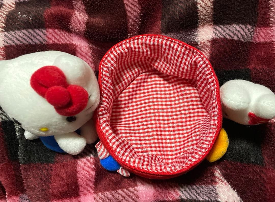 ハローキティドール付き小物入れ2001年製品、激レア￼