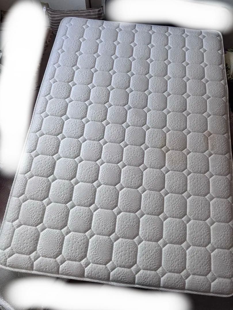 ダークブラウン 木製 ダブルベッドフレーム 収納付き、マットレス付き