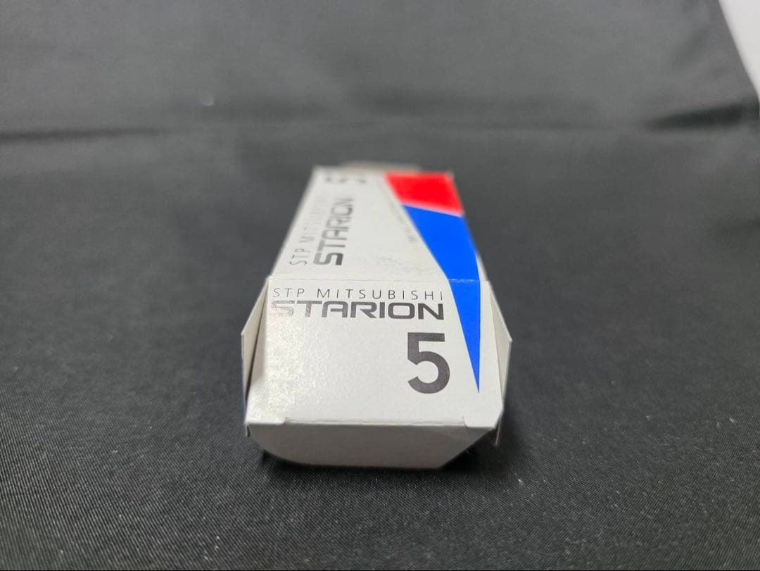 トミカ 三菱スタリオン シール末貼り。美品。