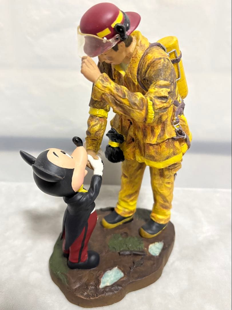 ミッキーと消防士 フィギュア 消防士へのトリビュート スタチュー