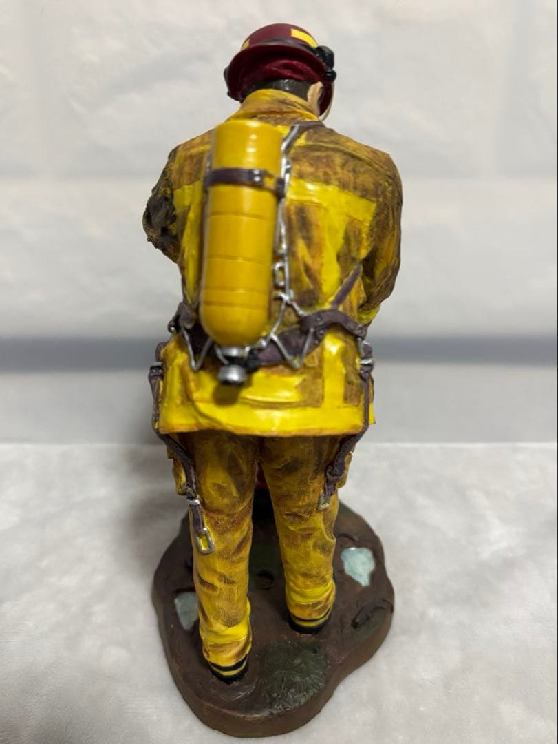 ミッキーと消防士 フィギュア 消防士へのトリビュート スタチュー