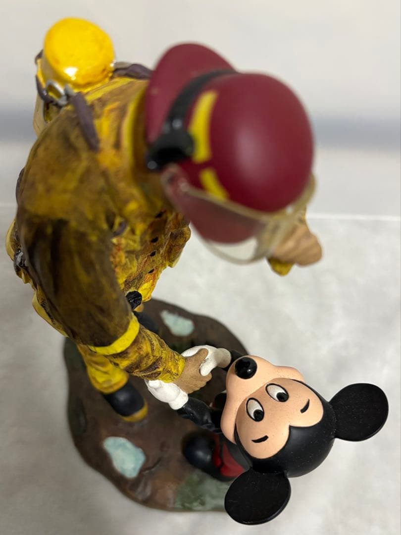 ミッキーと消防士 フィギュア 消防士へのトリビュート スタチュー