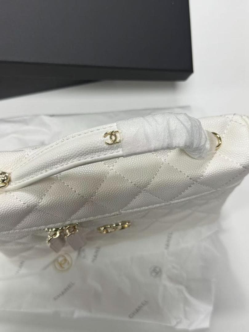 ★顧客限定 ホワイト キルティングポーチfk