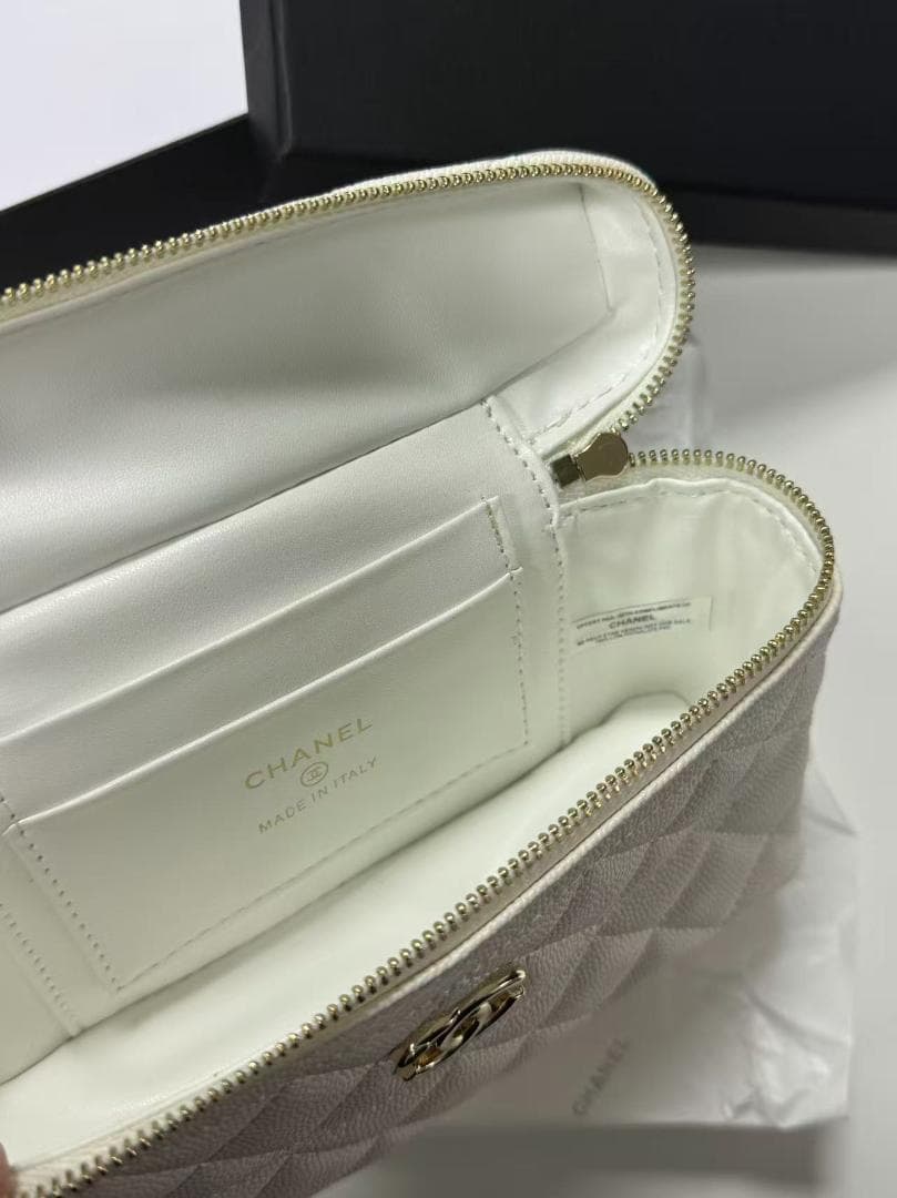 ★顧客限定 ホワイト キルティングポーチfk