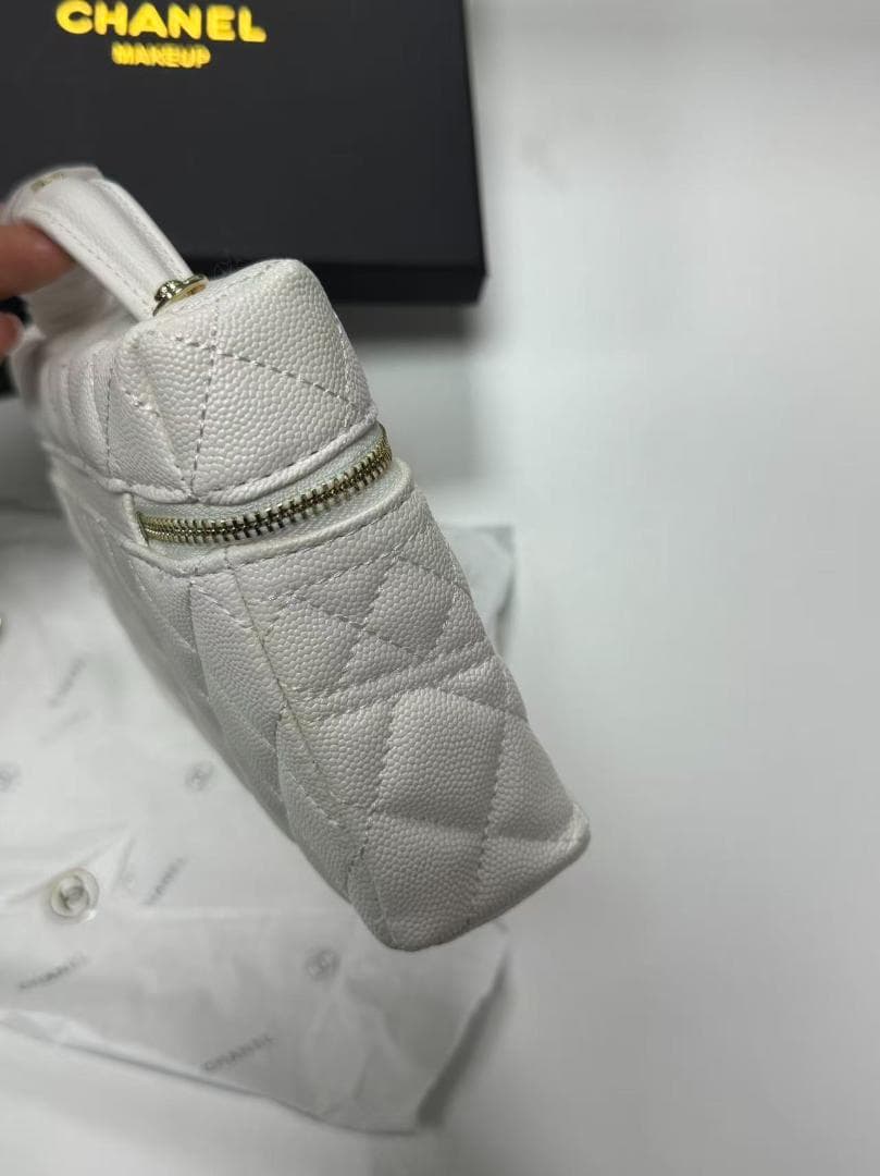 ★顧客限定 ホワイト キルティングポーチfk