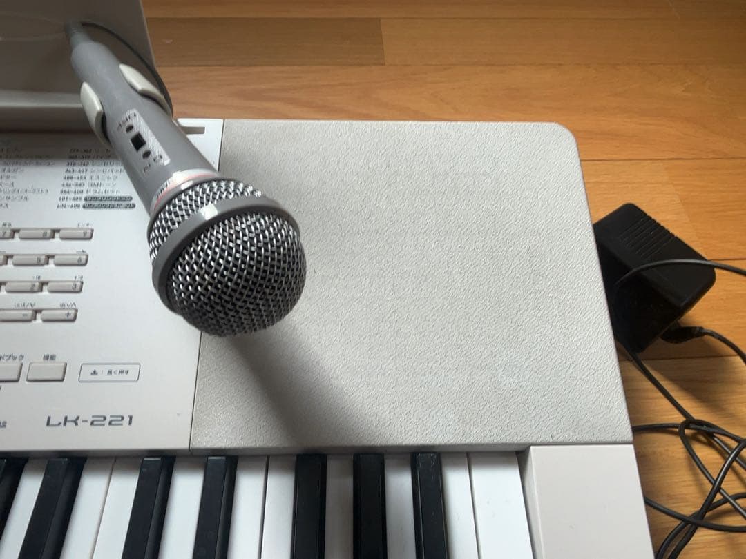 CASIO LK-221 光る鍵盤付きキーボード